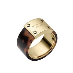 Micheal Kors Ring